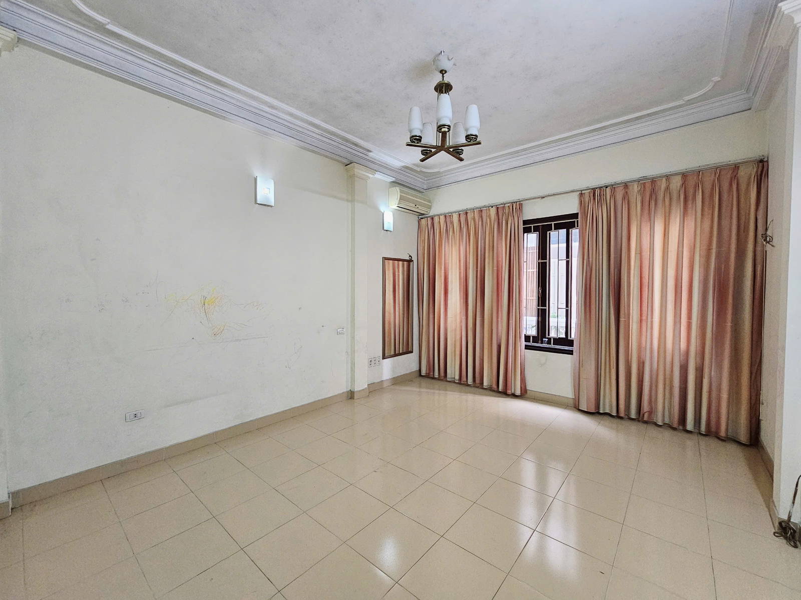 Bán Nhà Nguyễn Chí Thanh. Đống Đa. Ô Tô. Vỉa Hè. DT 41m2. MT 4,1m. 5 Tầng. Giá 15,6 Tỷ.