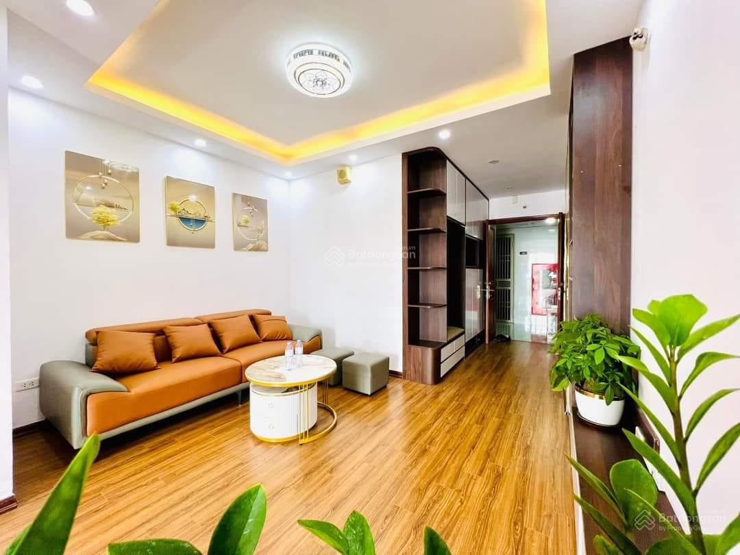 Nhà mới ngõ 472 đường Lạc Long Quân, Tây Hồ, diện tích 55m2, oto tránh . Ở an lành, gần Hồ Tây