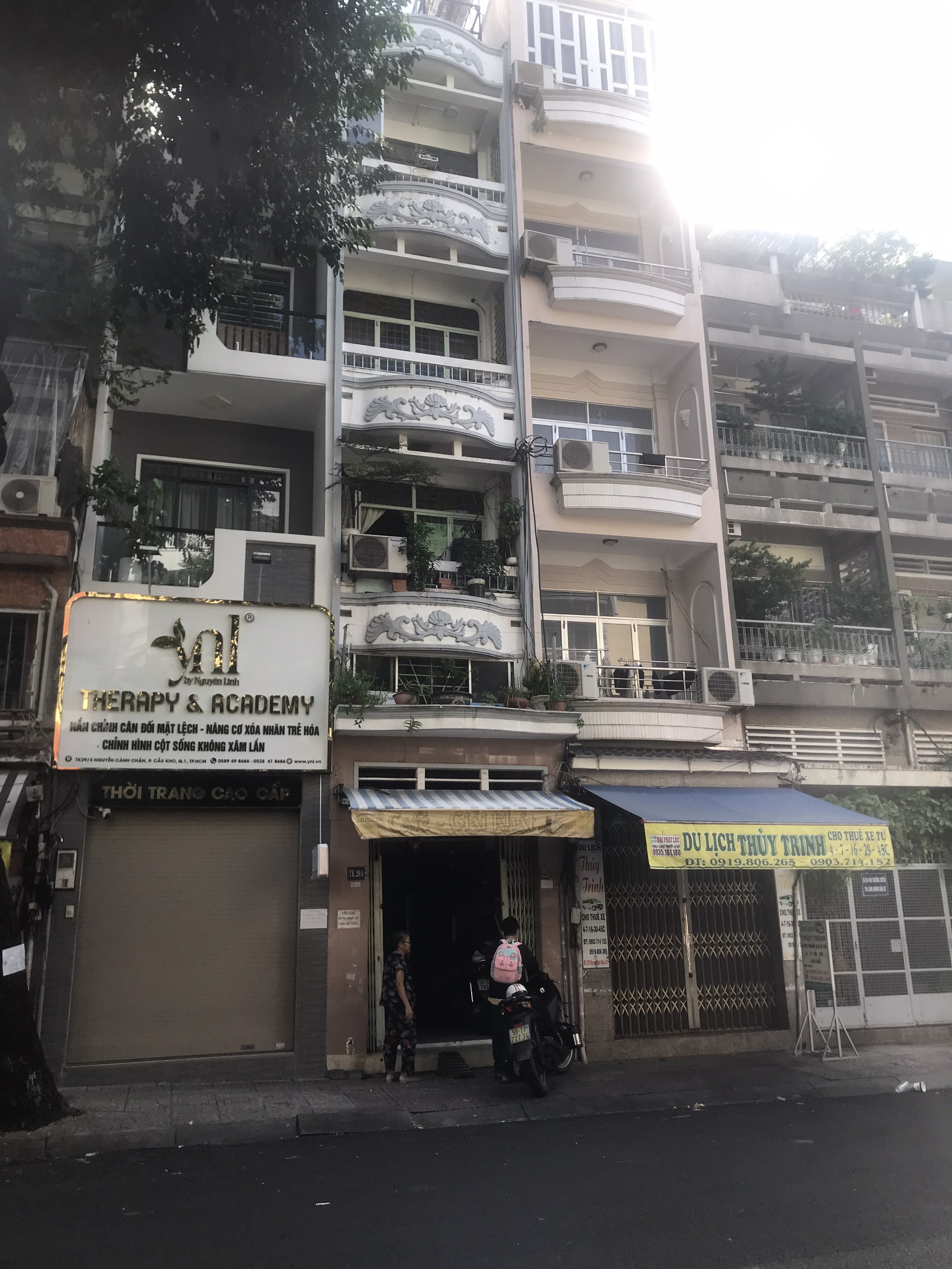 BÁN NHÀ MẶT TIỀN NGUYỄN CẢNH CHÂN, QUẬN 1 GIÁ CHỈ 20 TỶ.0913038531