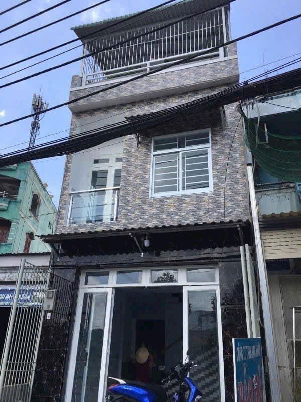 Nhà mặt tiền phù hợp làm văn phòng, nhà ở