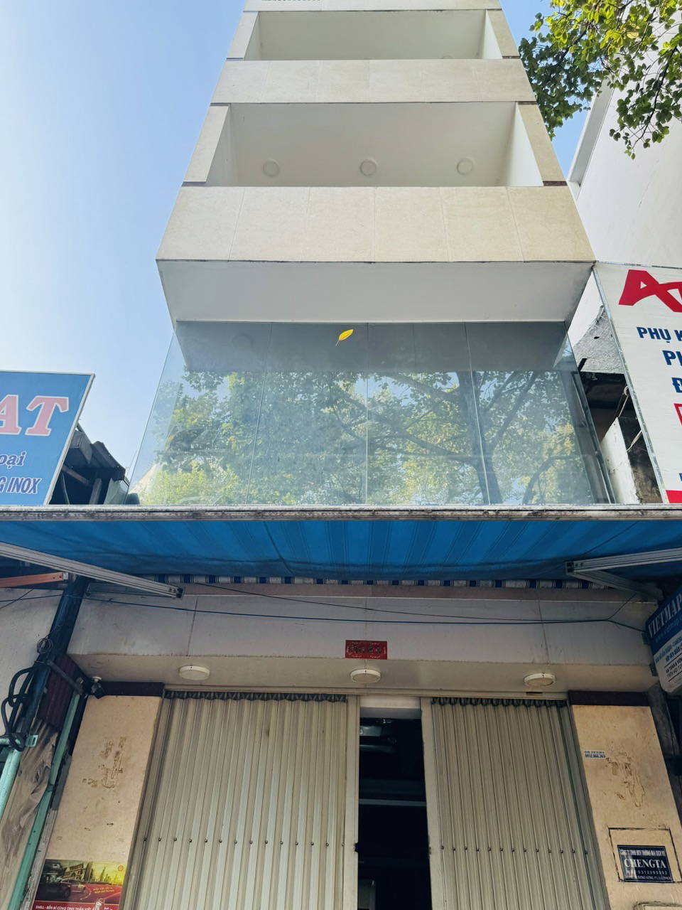 AN DƯƠNG VƯƠNG - BIỂU TƯỢNG ĐẲNG CẤP SHOWROOM OTO - 7 TẦNG THANG MÁY
