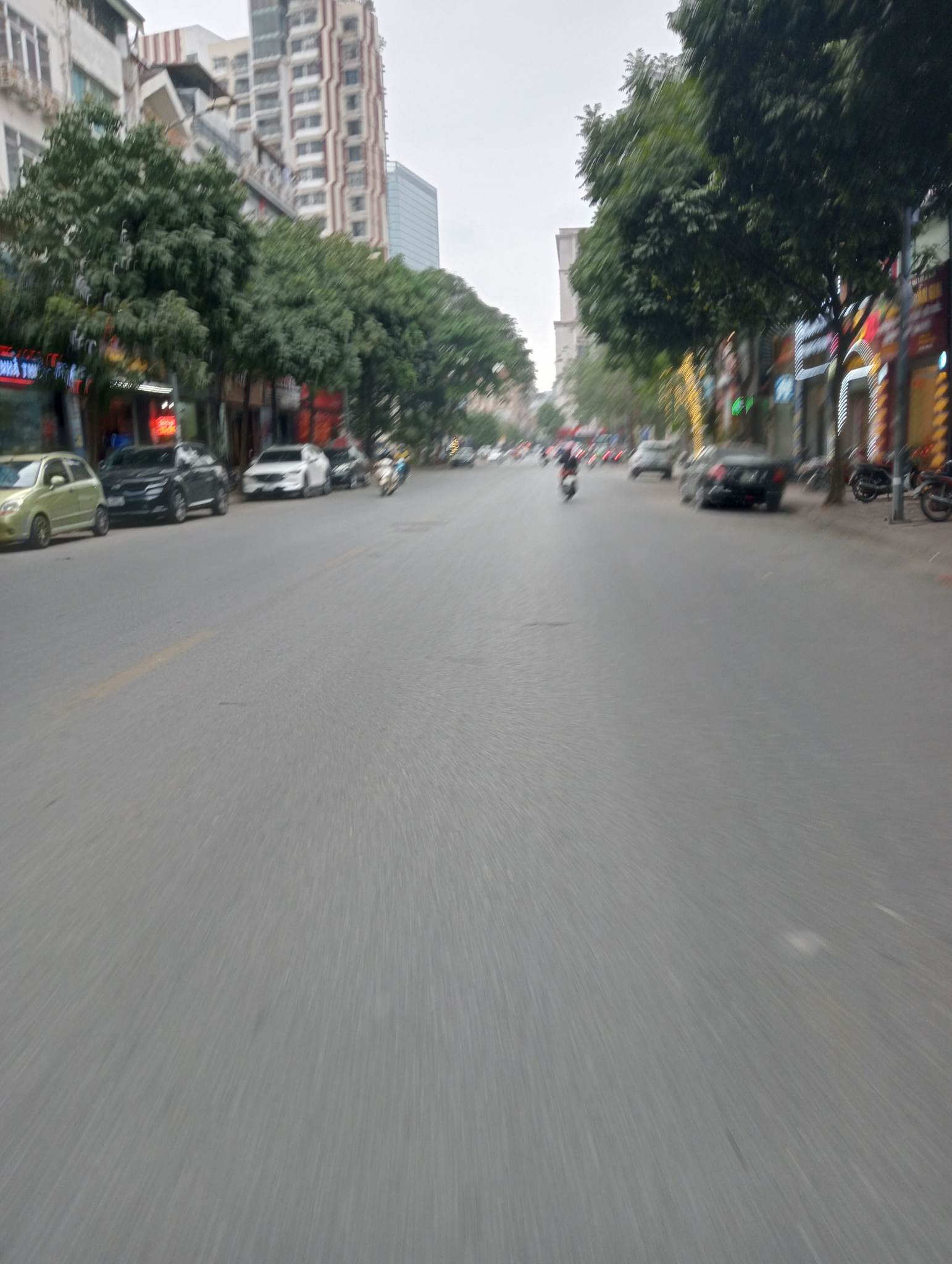Bán Gấp Căn Biệt Thự Villa vị trí Siêu Đẹp Khu Thành Phố Giao Lưu,Phường Cổ Nhuế 1 , Quận Bắc Từ Liêm HÀ NỘI, Với Diện Tích gần 250 m2, mặt tiền 13,5m