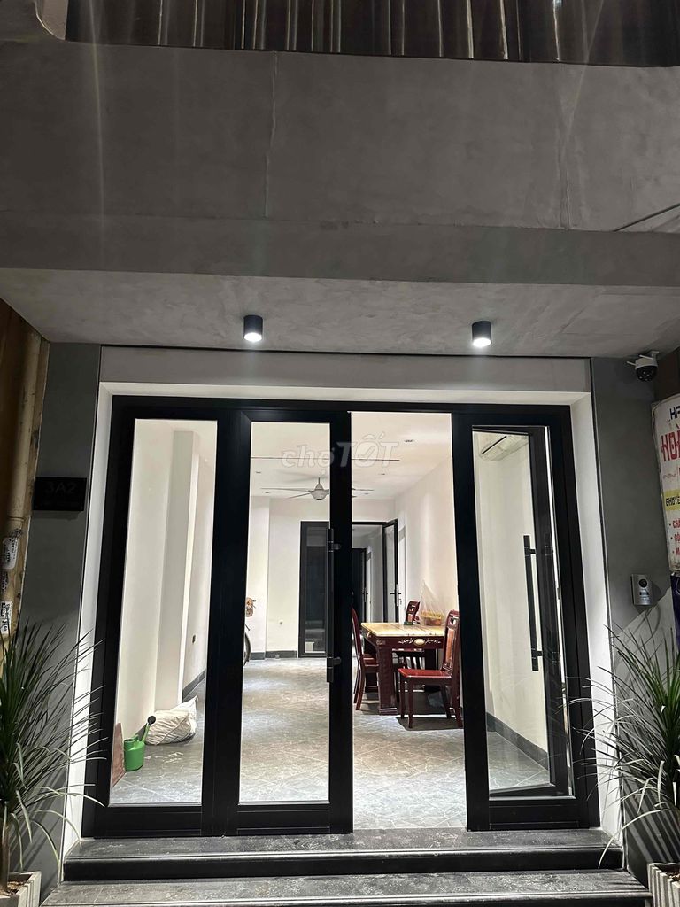 Cho thuê mặt bằng kinh doanh tầng 1 ở Liễu Giai, Ba Đình