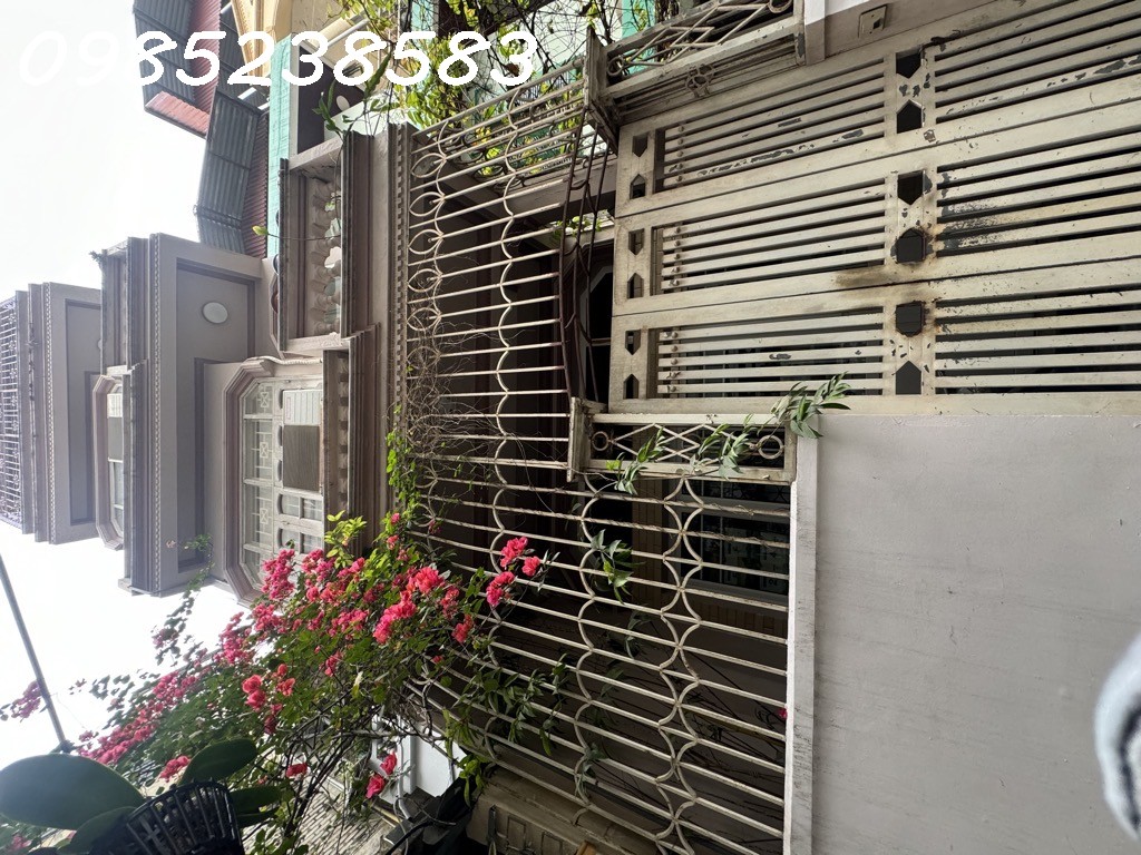 Bán nhà 50m², 4 tầng tại Hào Nam, Đống Đa - Giá chỉ 8.5 tỷ, ngõ thông tiện ích, yên tĩnh và thoáng sáng!