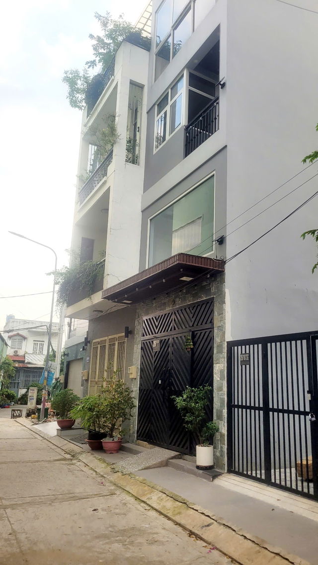 Bán nhà 5 tầng, đường Lâm Hoành, P. An Lạc, Q.Bình Tân- Nội thất đủ - Vào ở ngay