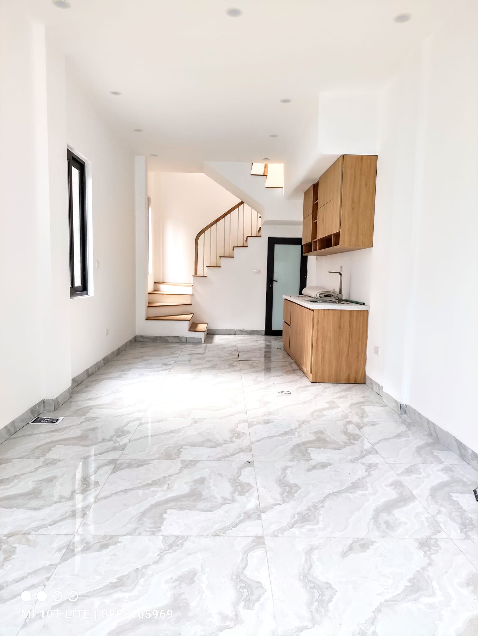 Cần bán nhà 5 tầng, cạnh Ô tô GIÁ HẤP DẪN tại Quang Tiến Nam Từ Liêm