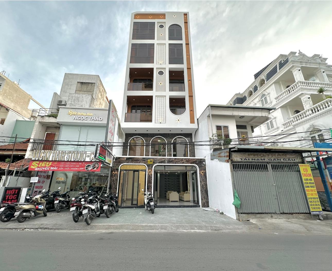 Bán tòa nhà Văn Phòng Trịnh Văn Bô, ~100m2x7T, phân lô ôtô tránh, vỉa hè,3 mặt tiền, có hầm, 25 tỷ