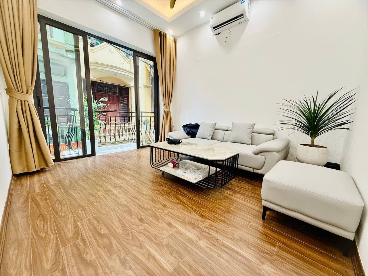 Cần bán nhà khu Ngã Tư Sở, Vũ Tông Phan, Quận Thanh Xuân, nhà mới 5 tầng, mặt ngõ thông kinh doanh.
