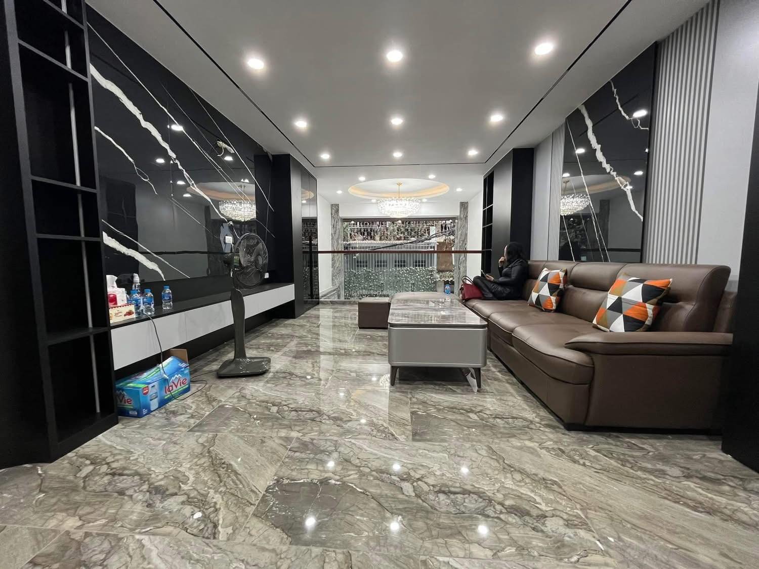 Bán nhà Hoàng Văn Thái, Thanh Xuân, 2 ô tô tránh, MT 5m, 95m 5T, gần ĐH Y, ở yên tĩnh, làm VP, 22.5 tỷ
