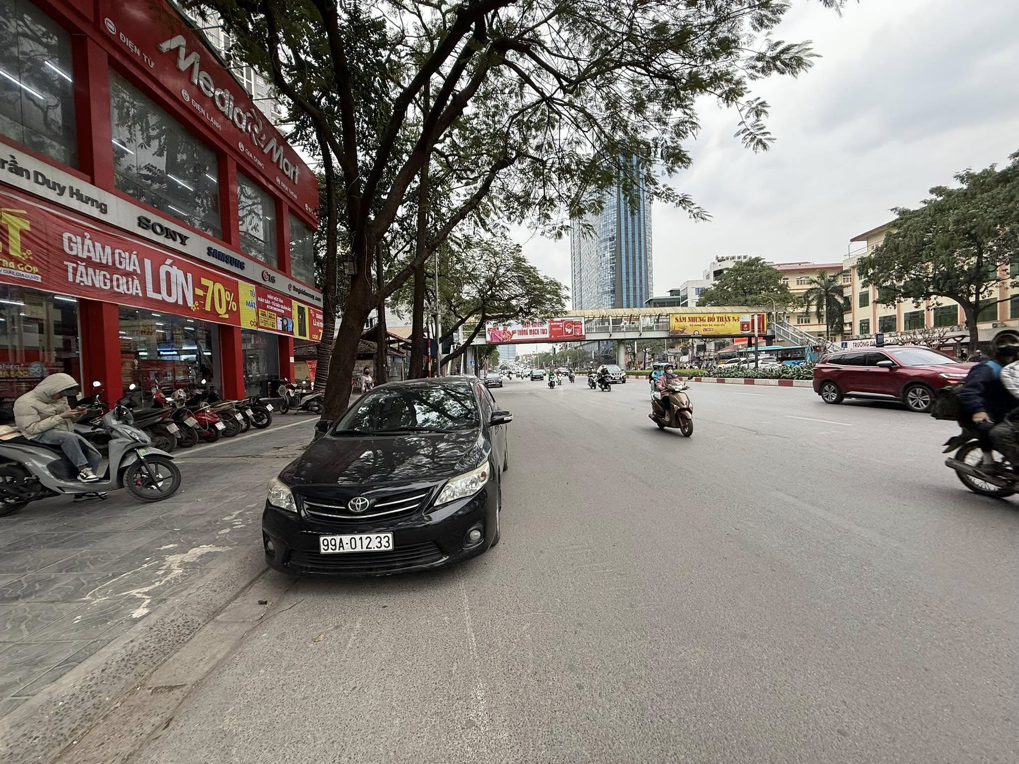 CỰC HIẾM- Nhà Mặt Phố Trần Duy Hưng (Trung Hòa) 94m2/ 7T Thang máy, MT 5.2m-72 Tỷ