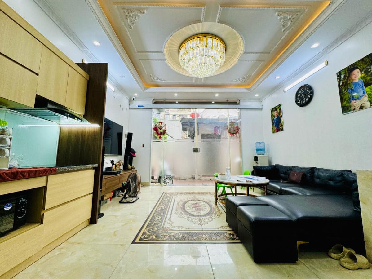 BÁN NHÀ NGỌC THỤY – LONG BIÊN – 7.75 TỶ LÔ GÓC – Ô TÔ VÀO NHÀ