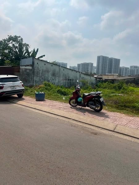 CẶP ĐẤT MT KINH DOANH ĐƯỜNG 32 - SẮP THÔNG RA VINHOMES GRAND PARK. 9 TỶ.