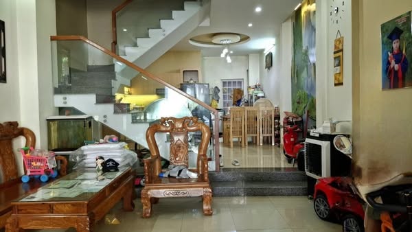 Nhà 3,5 tầng -Khu phố tây An Thượng - Gia chỉ 10,8 tỷ