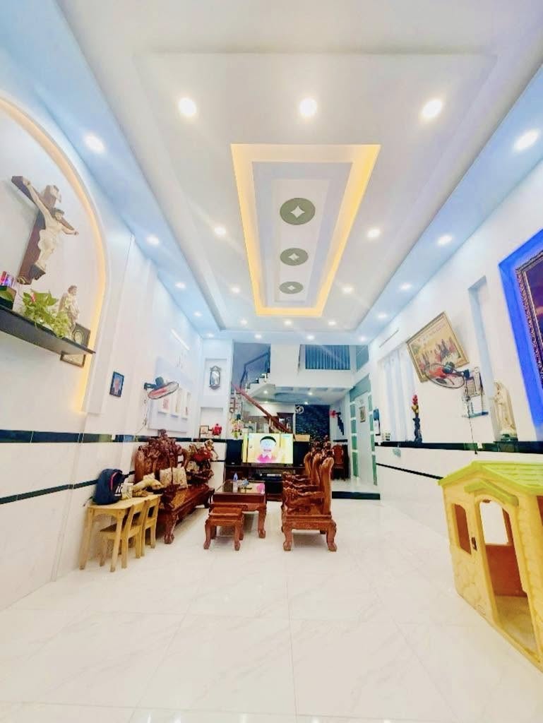 GIÁP TÂN PHÚ -HẺM 5M THÔNG - SÁT MT - 100M NGANG 5 - 3 TẦNG - 6PN NHỈNH 7 TỶ