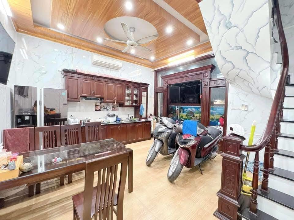 Bán nhà đẹp 5tầng ngõ ôtô phố Xuân La 35m2 mặt tiền 6m 7.9 tỷ Tây Hồ