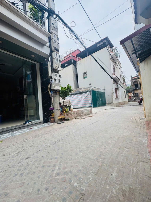 Trung tâm ngõ 123 đường Đông Ngạc, Bắc Từ Liêm. 5 tầng – 7 chỗ đỗ cửa - NHÀ MỚI ĐẸP -THOÁNG MÁT – View sông - KINH DOANH - AN SINH ĐỈNH CAO.