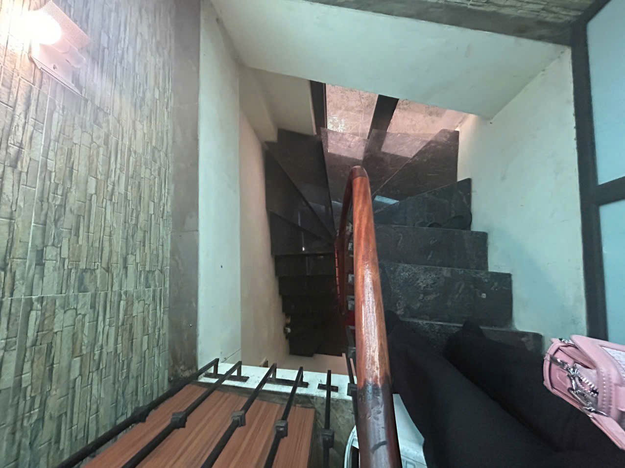 Bán Nhà Mặt Phố Trường Chinh. Đống Đa. Lô Góc. Ô Tô. Vỉa Hè. DT 33m2. 5 Tầng. Giá 17,3 Tỷ.