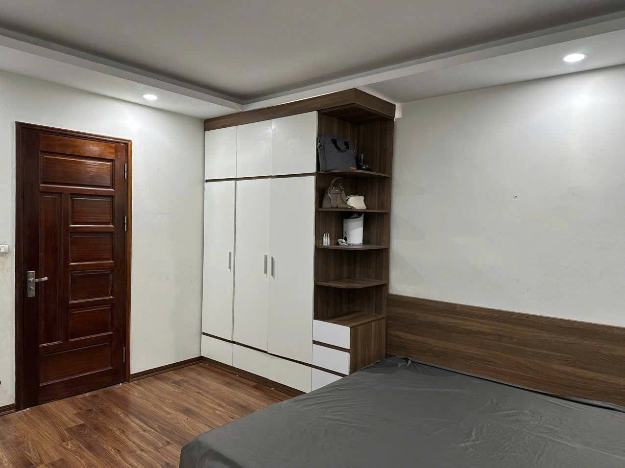 Bán Nhà Hoàng Đạo Thành. Thanh Xuân. Lô Góc. Ô Tô. Vỉa Hè. DT 31m2. 6 Tầng. Giá 8,82 Tỷ.