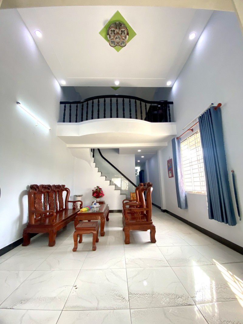 NHÀ 2 TẦNG ĐÚC MẶT TIỀN PHẠM THỊ GIÂY VÀI BƯỚC CHÂN - HẺM XE TẢI QUAY ĐẦU - GIÁP QUẬN 12 - GIÁ NHỈNH 3 TỶ