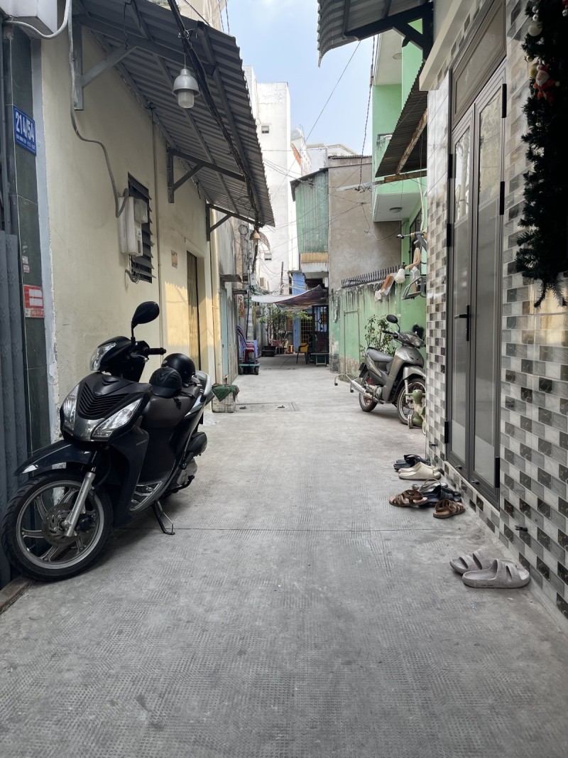 Bán Nhà Bùi Đình Túy 30m2, 3 Tầng 2 P.Ngủ Chỉ Nhỉnh 3 Tỉ