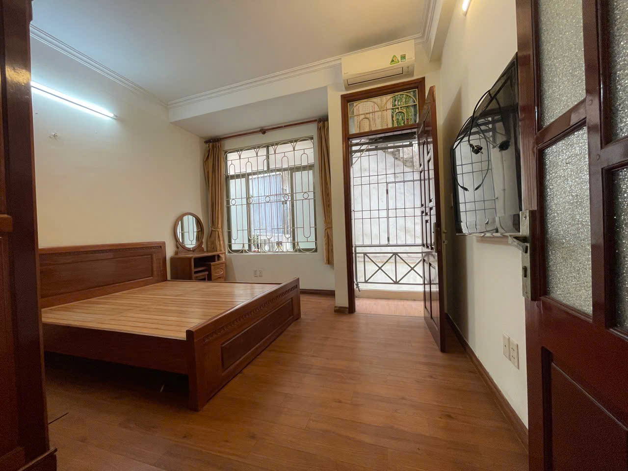 Chính chủ bán nhà căn góc, ô tô, ngõ 77 Bùi Xương Trạch, Thanh Xuân. DT: 33m2 – 4tầng. 6,1tỷ