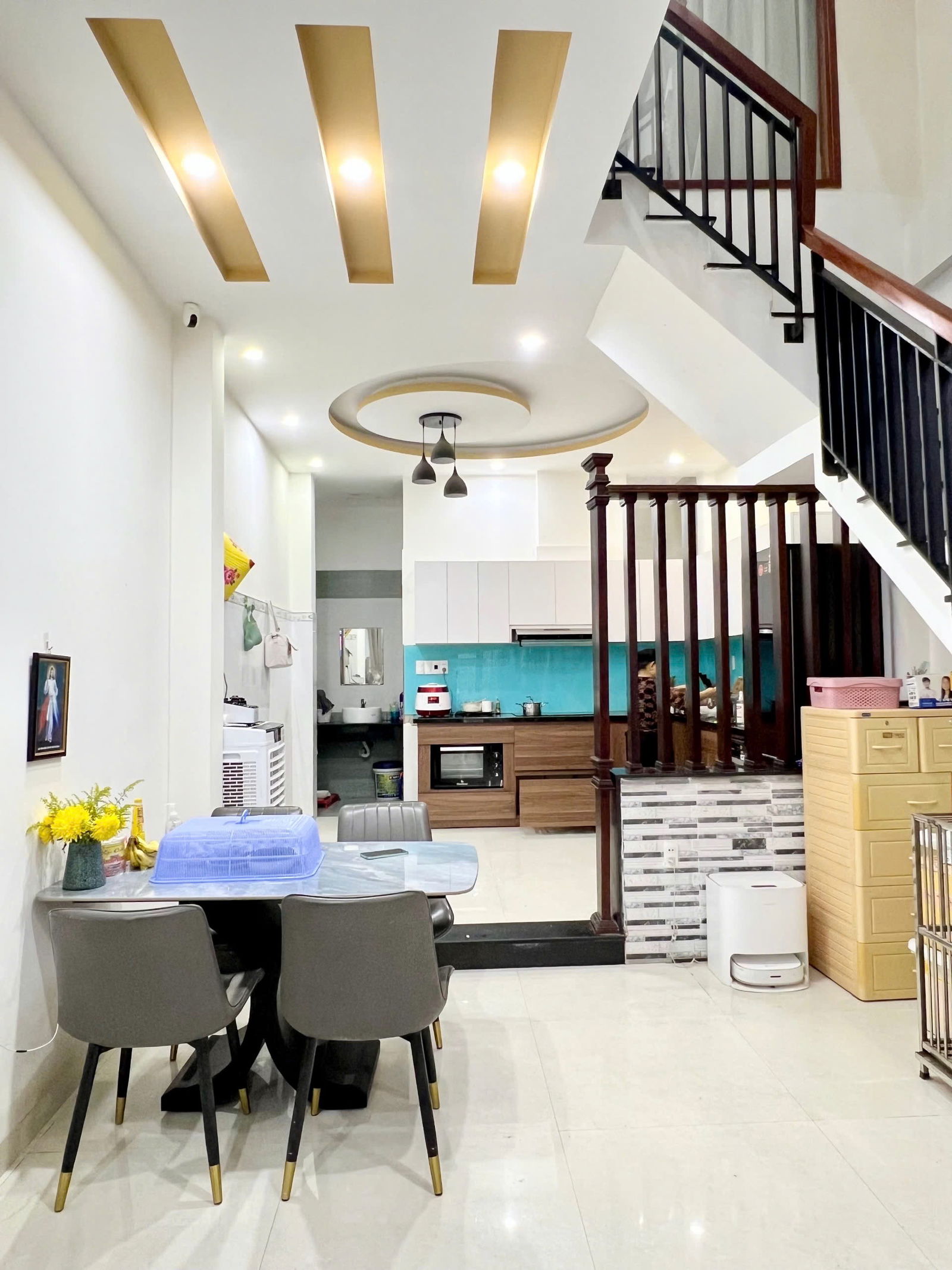 Nhà đẹp 3 tầng 3 mê full nội thất đường Hoàng Diệu, Bình Thuận Hải Châu