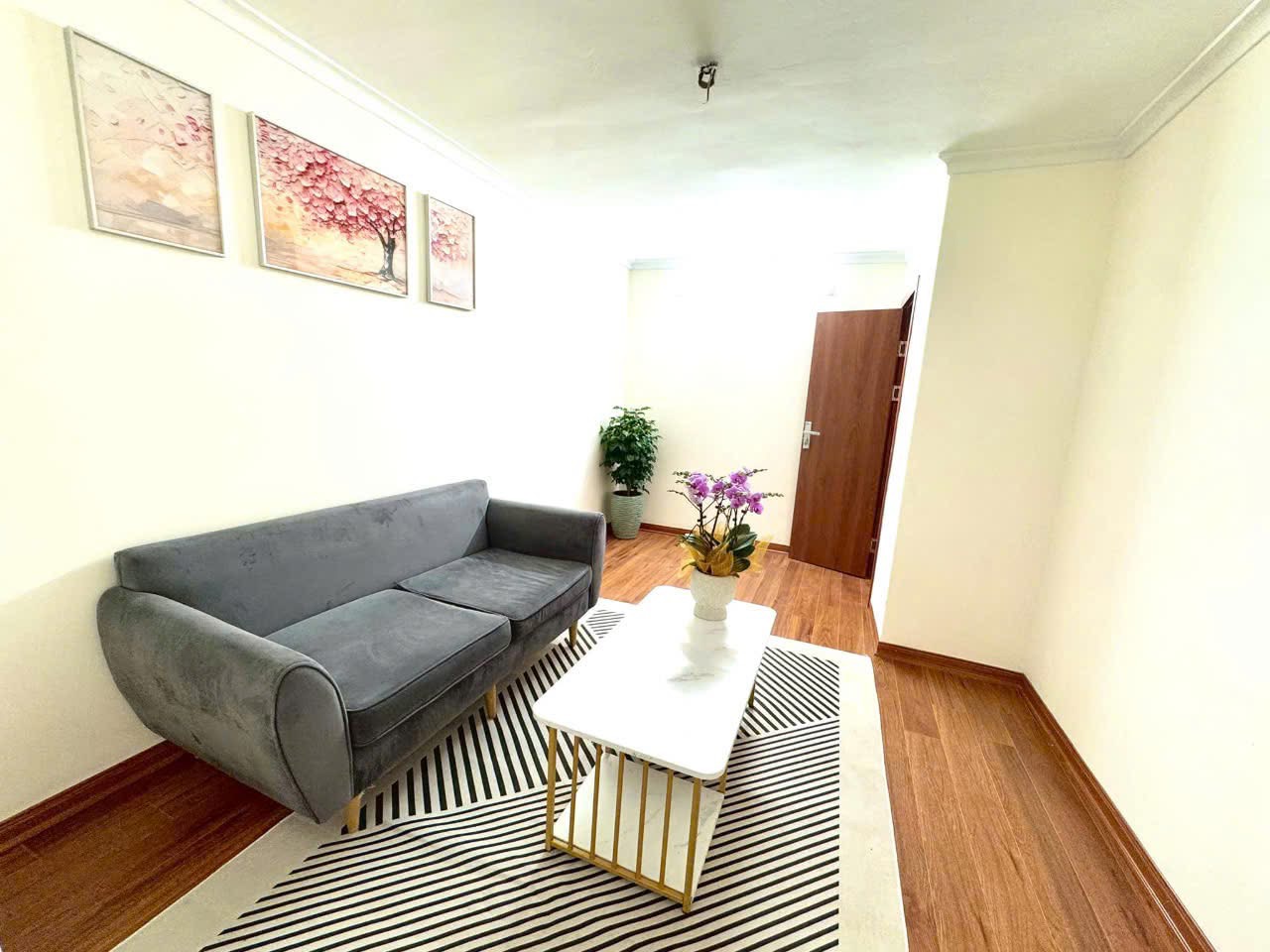 BÁN CĂN HỘ TẬP THỂ T2 VŨ THẠNH - HÀO NAM ĐỐNG ĐA - 90M 2PN - SỔ ĐỎ TO FULL NỘI THẤT GẦN HỒ GIẢNG VÕ