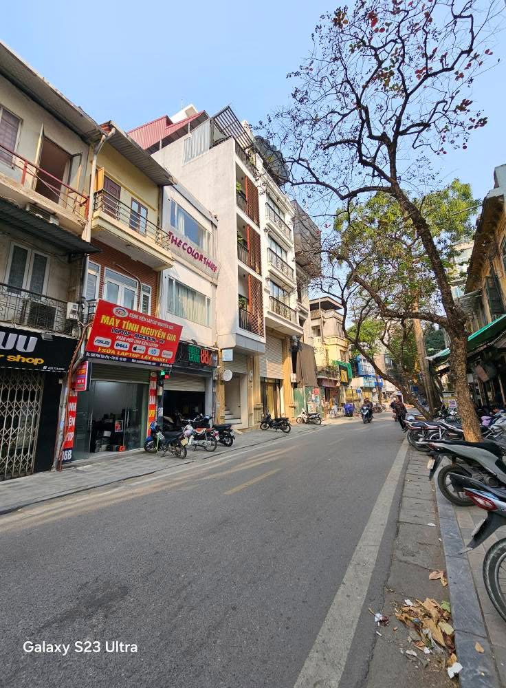 Bán nhà Yên Phụ Tây Hồ, 52m x 5 tầng, mặt phố kinh doanh sầm uất, vỉa hè rộng, sân thượng view Hồ Tây