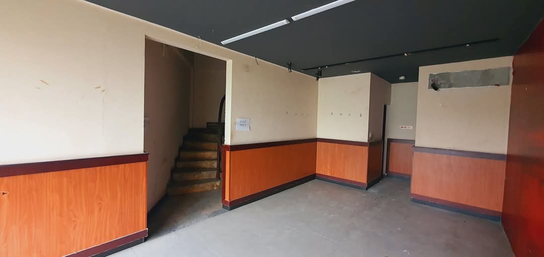 Chủ làm ăn phát đạt nhiều nhà bán bớt.Căn mặt phố Phan Chu Trinh kinh doanh đỉnh cao.Vỉa hè rộng để xe buôn bán thoải mái.Dòng tiền ổn định