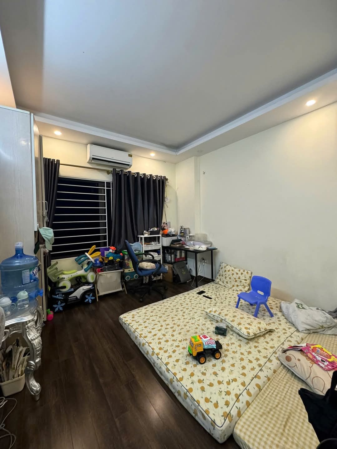 Bán nhà Đội Cấn, Q. Ba Đình. 42m2, MT ~ 4m, Kinh doanh Ô tô tải tránh, Vỉa hè rộng, Sổ Vuông nở hậu