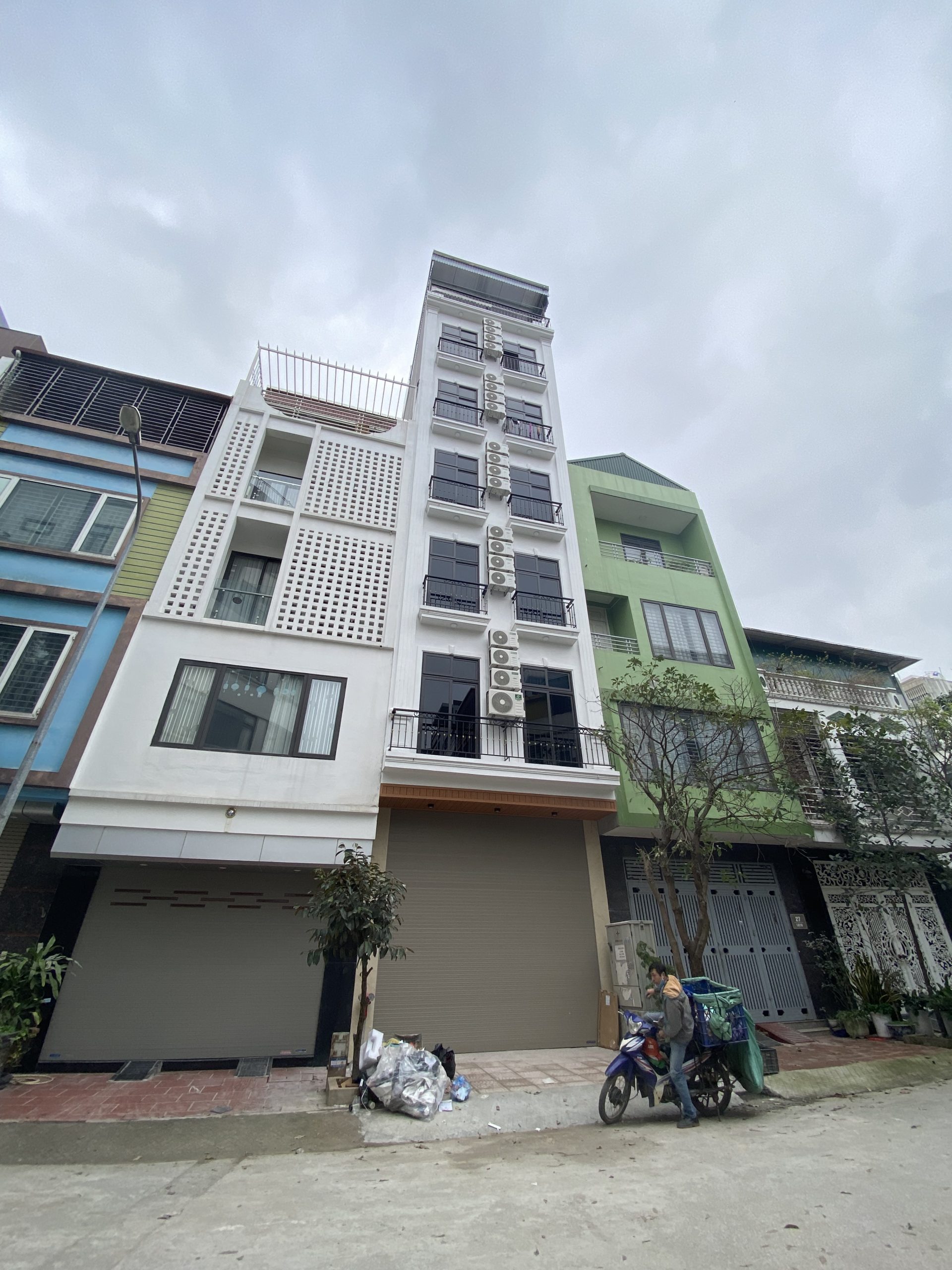 Bán: nhà liền kề Linh Đàm, Hoàng Liệt, Hoàng Mai, ô tô tránh, 5 tầng thang máy nhập,nội thất sang trọng dt 65m, mt 5m, kinh doanh văn phòng, giá 17 tỷ