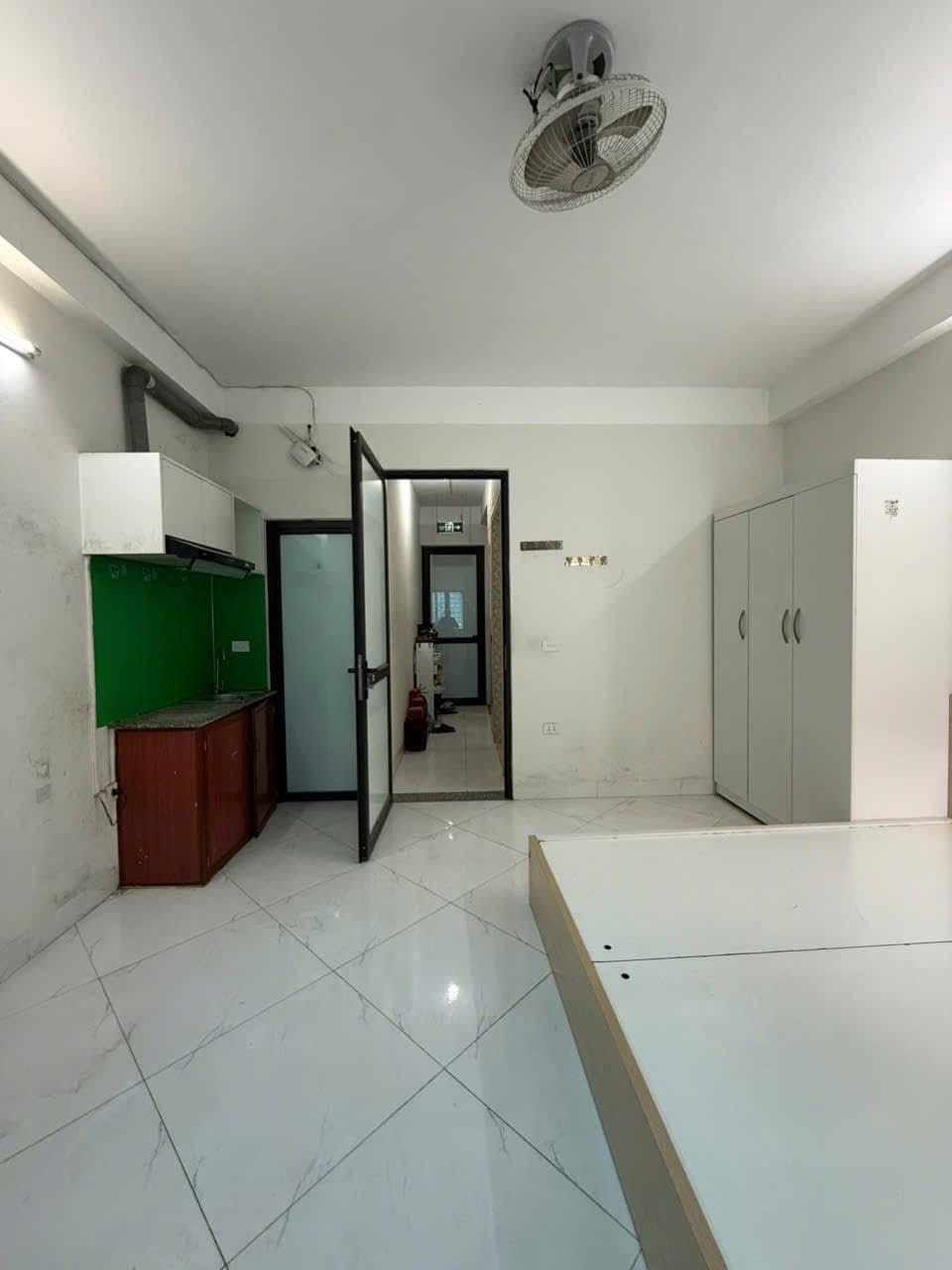 Cần bán ccmn dòng tiền tốt, Diện tích 52/60m2, 8Tầng, Mặt tiền 4.5m oto qua cửa