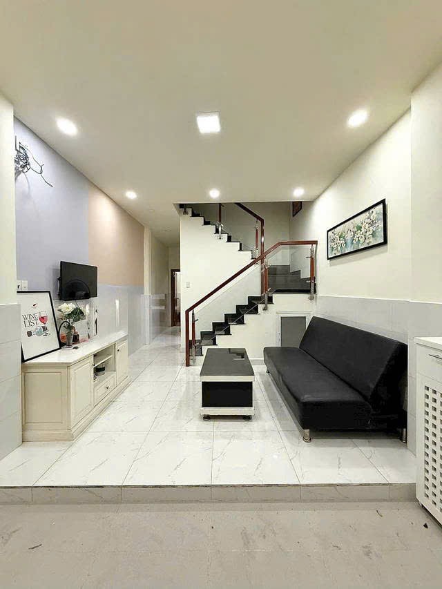 Bán nhà giá rẻ, đường Trần Văn Quang, P.10, Tân Bình. Hẻm oto 48m2 giá 5.2 tỷ