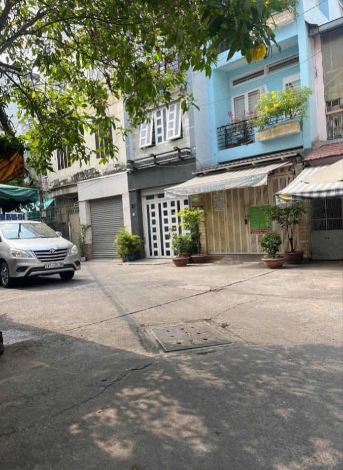 Nhà hẽm xe hơi đậu trước nhà,đường Nơ trang Long,P.7.Q.Bình Thạnh.Giá 7.5 tỷ.