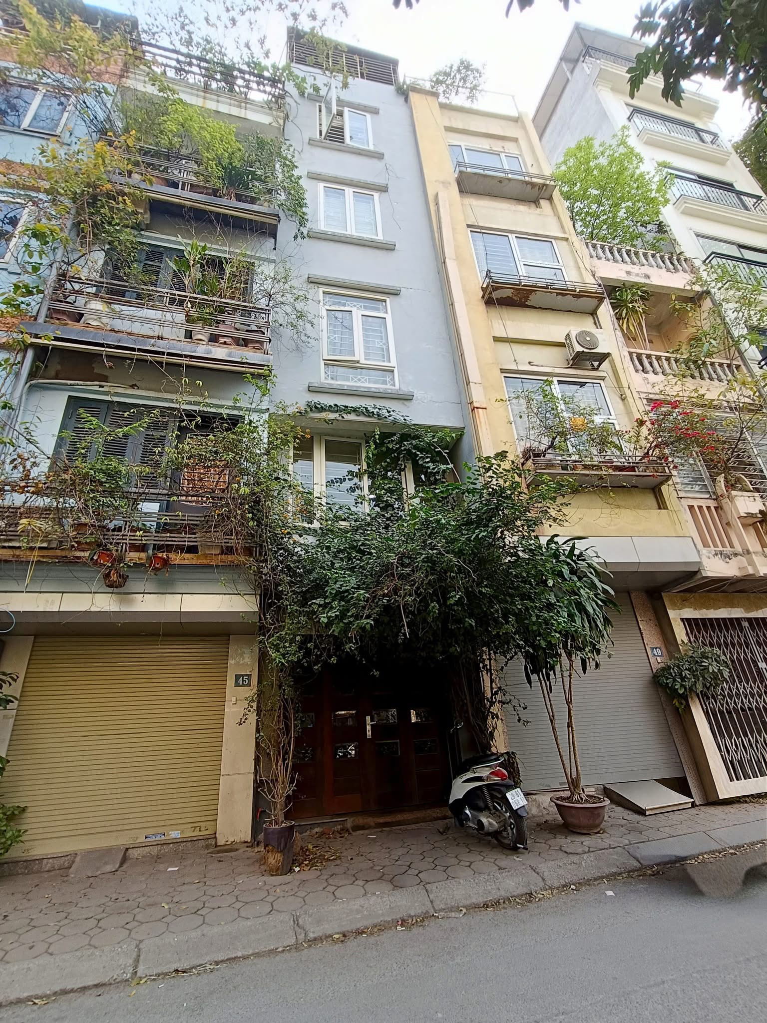 Bán nhà Phạm Ngọc Thạch -Đống Đa, ô tô đỗ cửa, đường trước nhà 6m có vỉa hè, 40m X 6T, Giá 9 tỷ