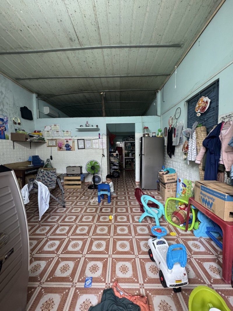 ♣ Gần Nguyễn Văn Huyên, Ô tô đậu, 65m2, C4, 2 mặt thoáng, ngang 6.5m vuông, 2.59 tỷ