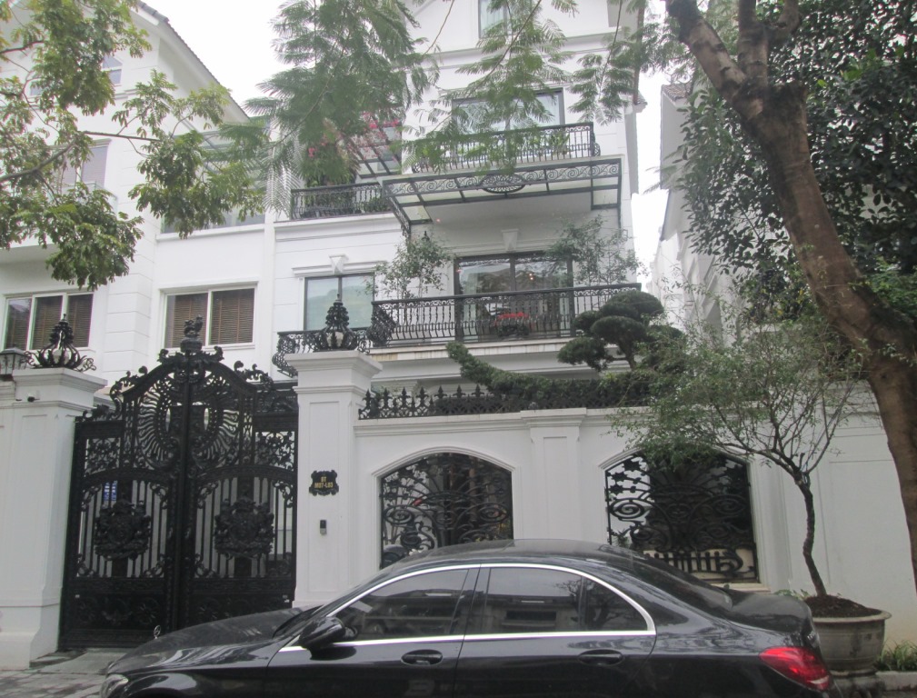 230m2