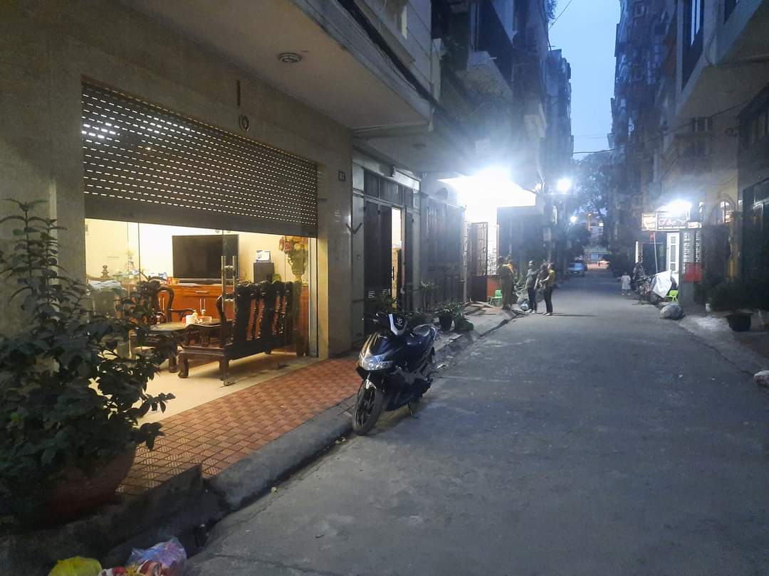 BÁN NHÀ NGUYỄN TRÃI THANH XUÂN DT48M 4 TẦNG GIÁ 8 TỶ 300 LÔ GÓC GẦN PHỐ.