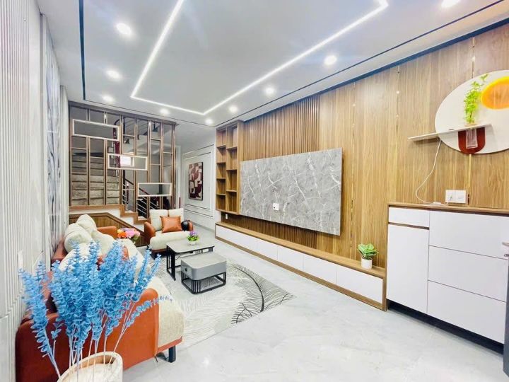 Bán nhà An Dương Vương phân lô 5 tầng mới tinh khôi, ô tô đỗ cửa- 32m2- 5.75 tỷ