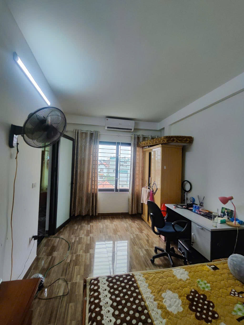 Bán Nhà Âu Cơ, Tây Hồ - 45m² x 4 Tầng - 10.8 Tỷ