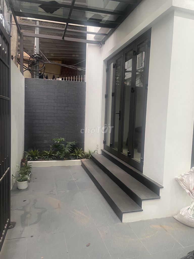 Cho thuê nhà 3 tầng ngõ 16 Phố Thượng Thuỵ, Phú Thượng, Tây Hồ