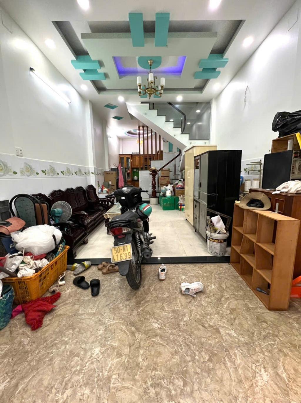 KẾ BÊN TRƯỜNG TIỂU HỌC BÌNH LONG, 40M2, 3 TẦNG, GIÁ NHỈNH 4 TỶ