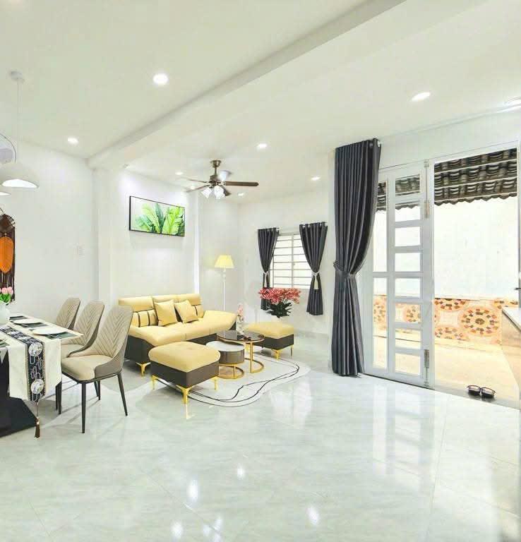 --Bán nhà mặt tiền Tân Bình, MT Nguyễn Bá Tòng, phường 11; (4*15) - 7,4 tỷ