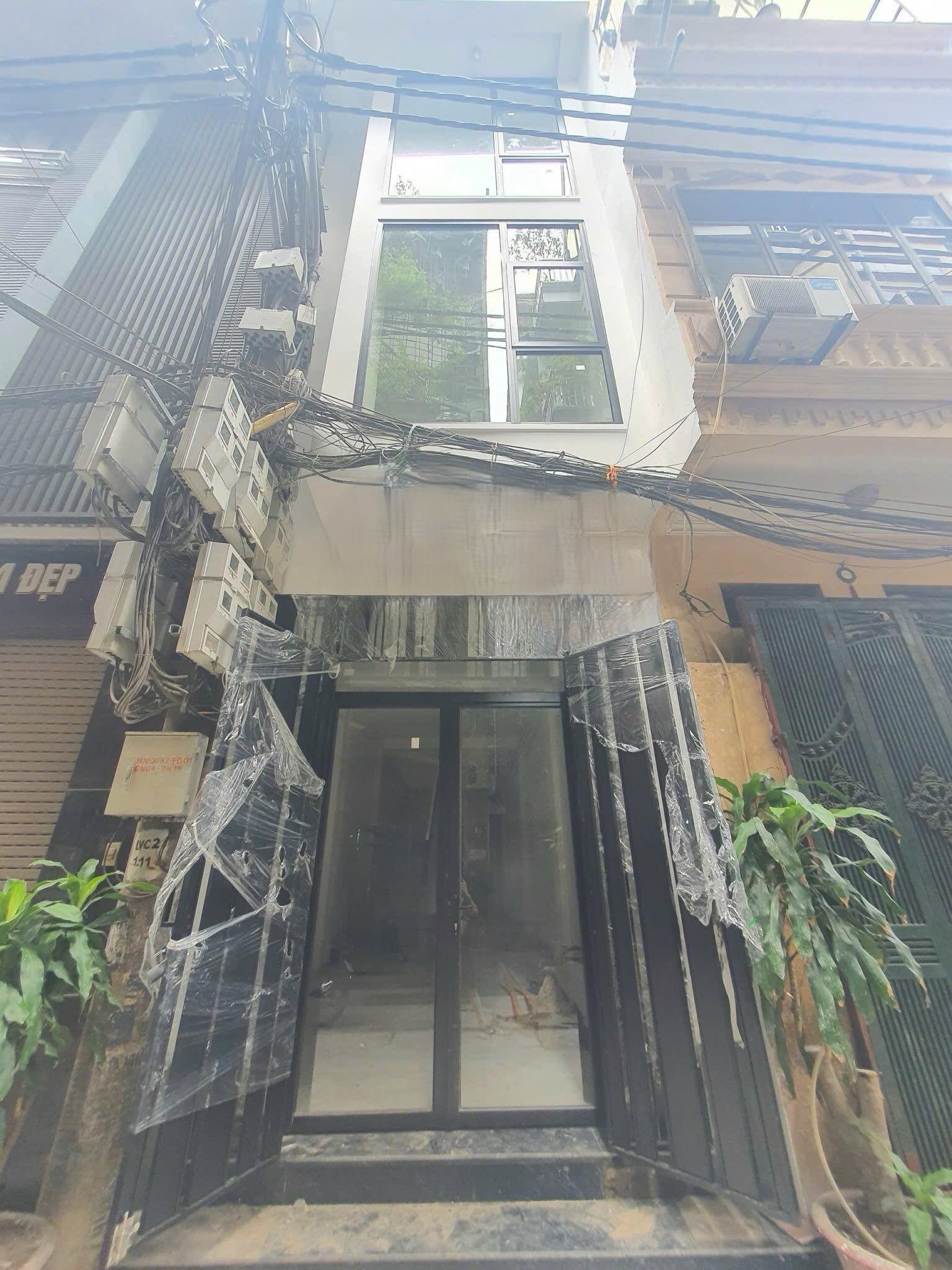 Cho thuê nhà ngõ ô tô Phố Phúc Tân, Hoàn Kiếm làm căn hộ dịch vụ, Home stay, Spa