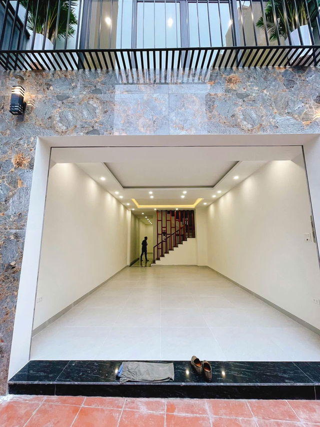 BÁN NHÀ PHỐ NGỌC THỤY- LONG BIÊN Ô TÔ ĐỖ CỬA 72M2, 5 TẦNG, MT 4.7M, 12.9 TỶ.