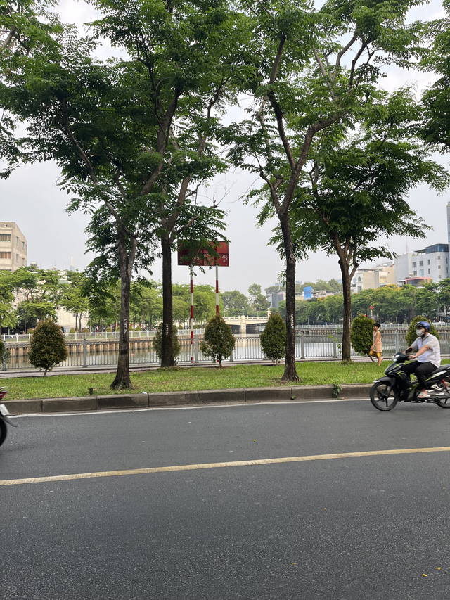 MẶT TIỀN KINH DOANH SIÊU ĐỈNH HOÀNG SA- LỀ ĐƯỜNG 3m - DT 40M - 2 TẦNG - NHỈNH 11 TỶ.