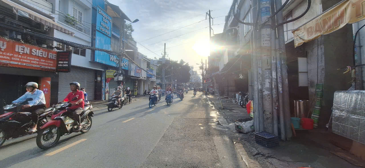 Q. PHÚ NHUẬN, BÁN CHDV, HẺM XE HƠI, 85M2 x 4 TẦNG, 9 PHÒNG KINH DOANH !