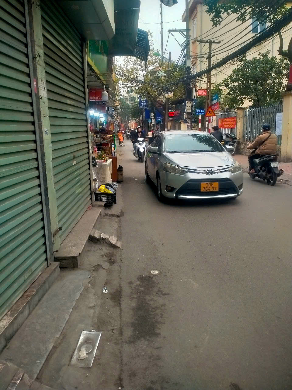 Bán nhà phố Quan Nhân, Thanh Xuân, thang máy, garaô tô, kinh doanh, dt 62m2, 4 tầng, mt 4,7m, giá 16,5 tỷ.