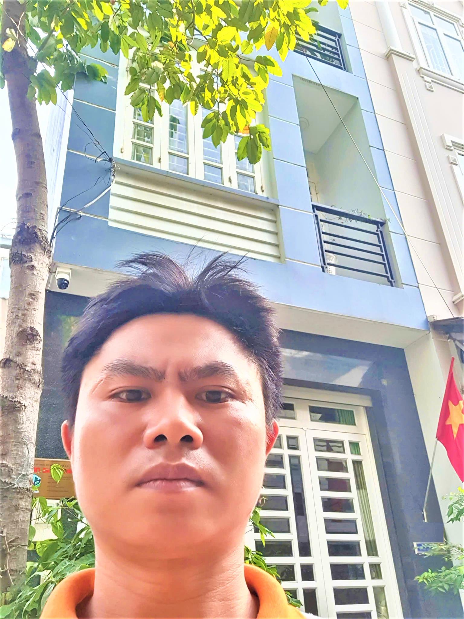 NHÀ ngay UBP. PHÚ HỮU, Tp TĐ, 4 TẦNG mái bằng, HẺM 9M – SHR – Gía CHỈ 6,6ty. LH 0909185988