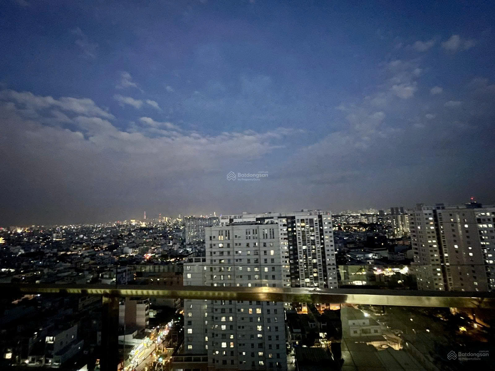Penthouse đẹp 188m2 + sân vườn, 4PN + 4 toilet, DA Topaz Garden, cách Đầm Sen 500m, view Quận 1